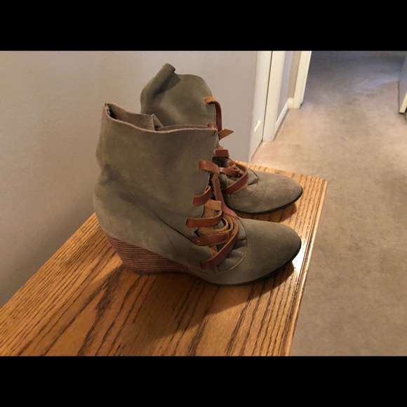 Suede booties - Picture 3 of 4